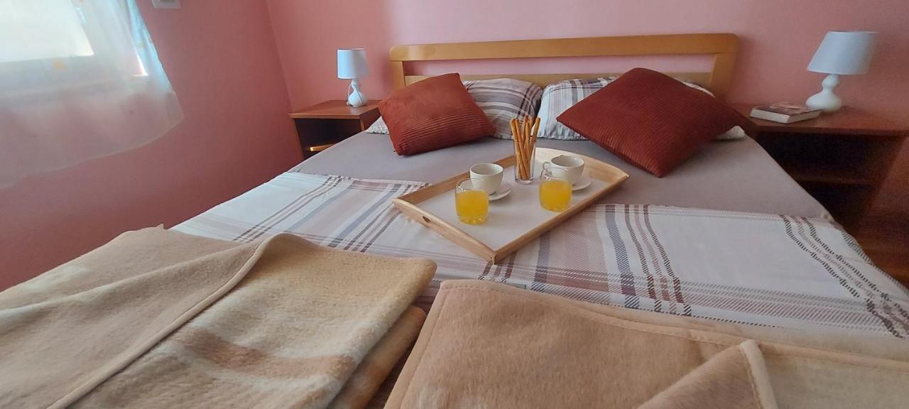Holiday House And Apartments Vale دوغا غيسا المظهر الخارجي الصورة